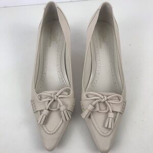 Brooks Brothers Elegant Leather Off-white Women's Low Heels - 7.5